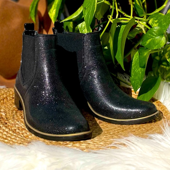 Kate ♠️ Spade Sedgwick Glitter Chelsea Boots - Picture 2 of 12